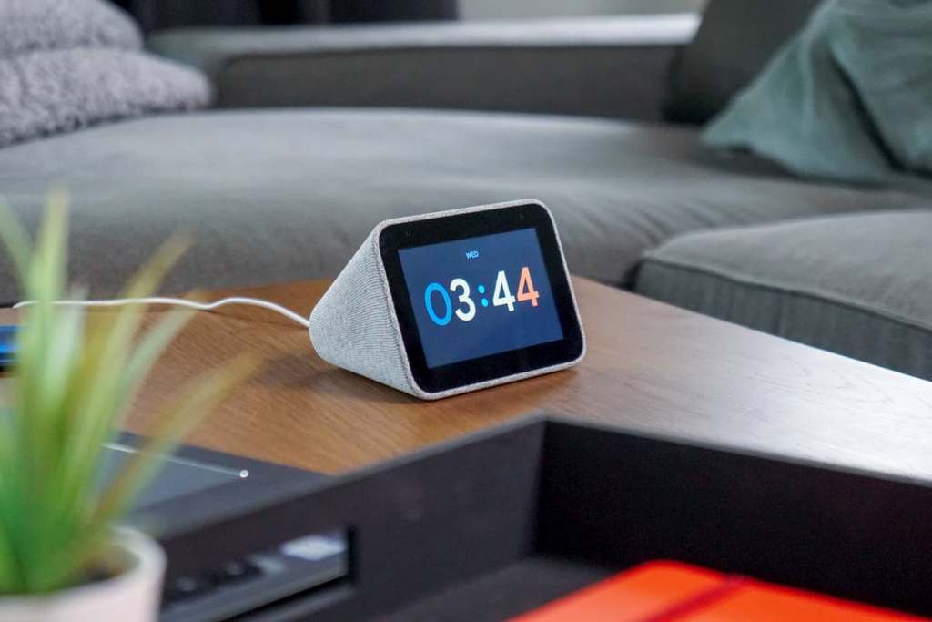 Lenovo Smart Clock vs Amazon Echo Show 5